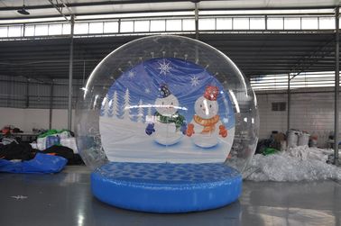 中国 販売の膨脹可能な雪ショーの球の在庫、クリスマスの雪の地球、装飾のための膨脹可能なクリスマスの表示球 工場